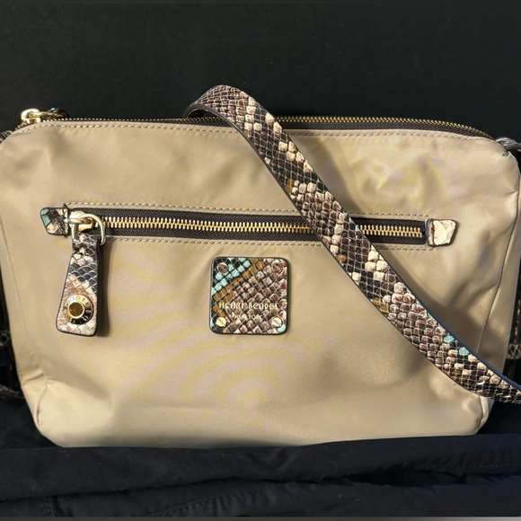 Henri Bendel beautiful crossbody. Cream/Beige w/python accents. UEC - Picture 3 of 12